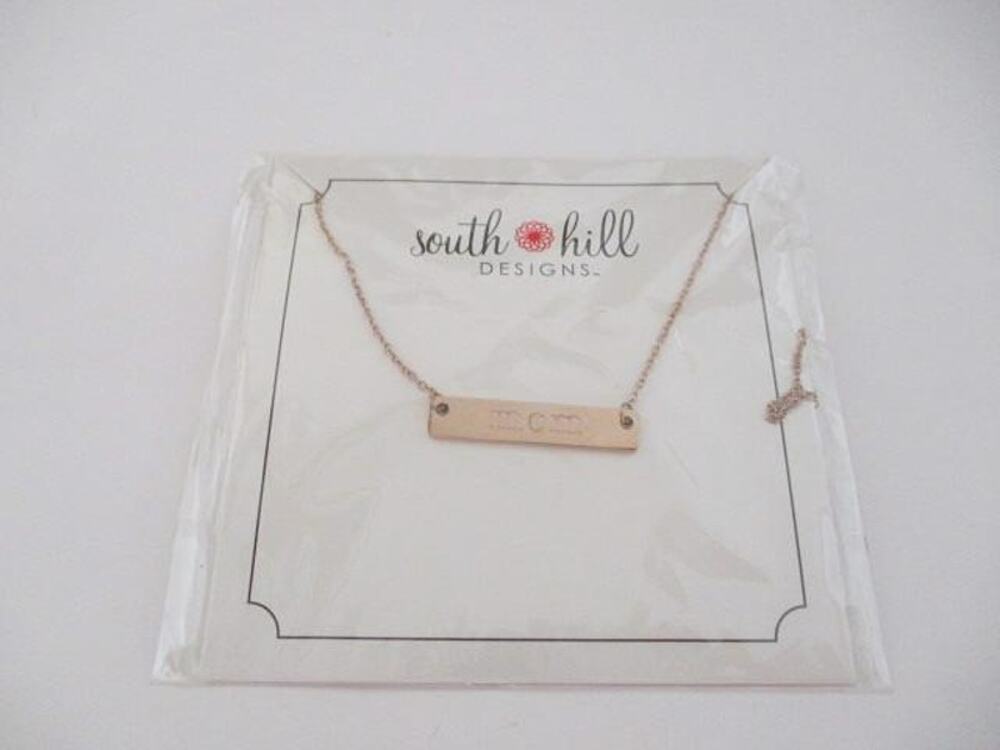 2083 NWOT South Hill Designs Fashion Gold "MOM" Necklace